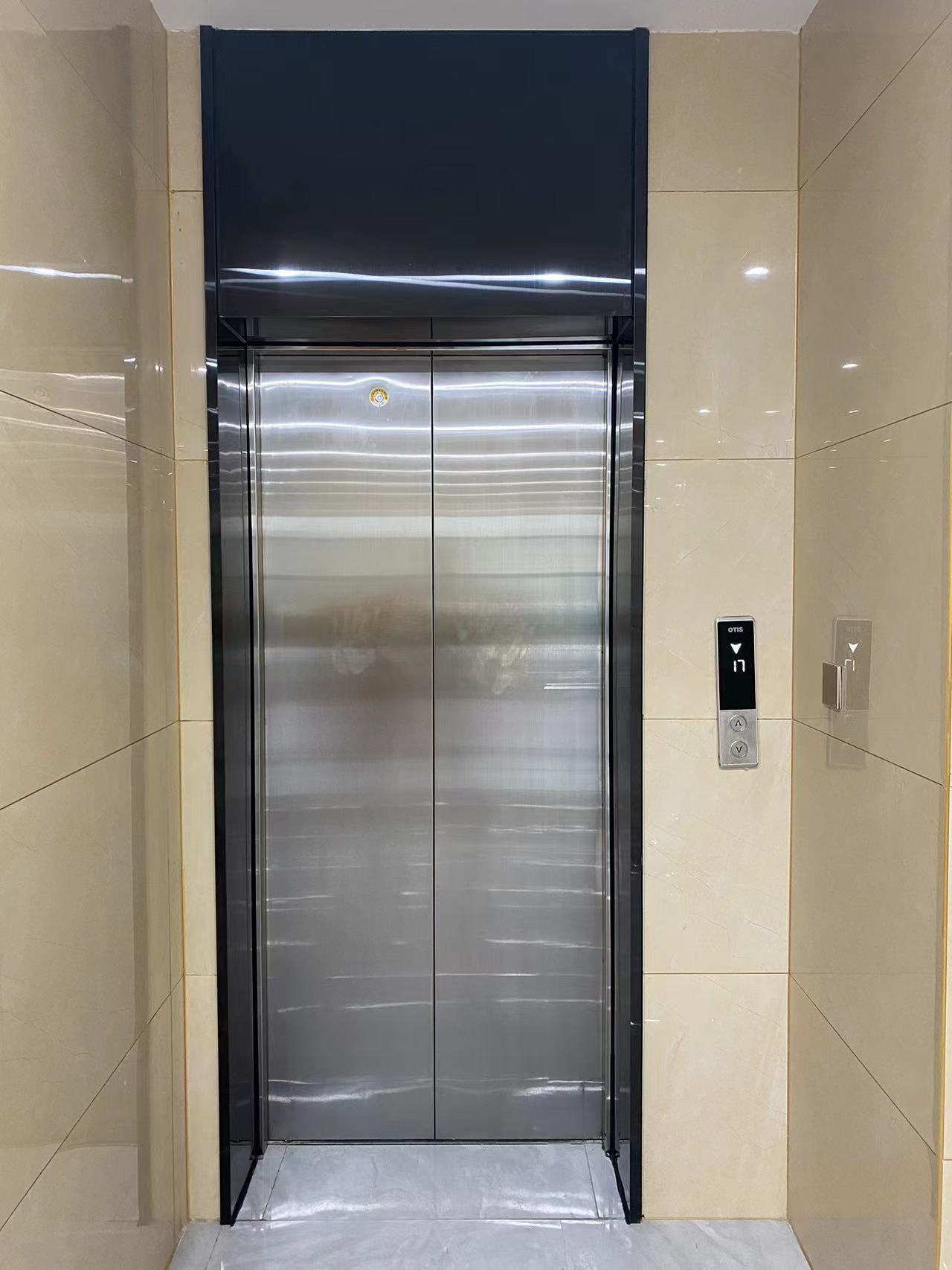 黑钛不锈钢电梯门套